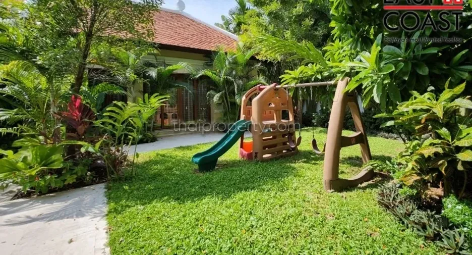 For sale 4 bedrooms house in Na Jomtien, Pattaya