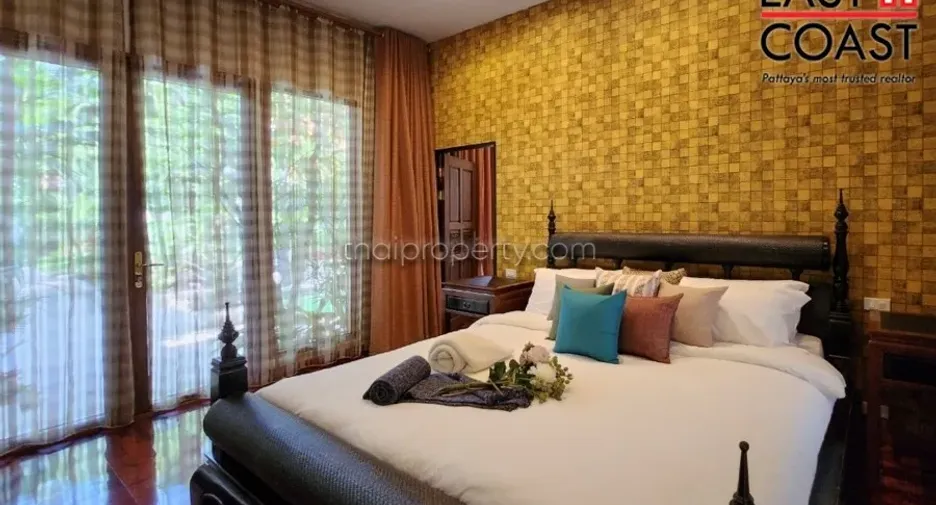 For sale 4 bedrooms house in Na Jomtien, Pattaya