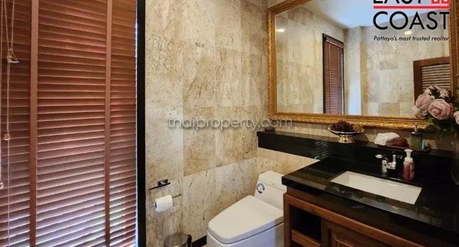 For sale 4 bedrooms house in Na Jomtien, Pattaya