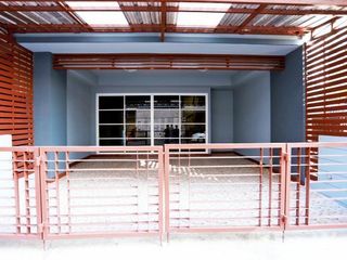 For sale 3 bed townhouse in Lat Phrao, Bangkok