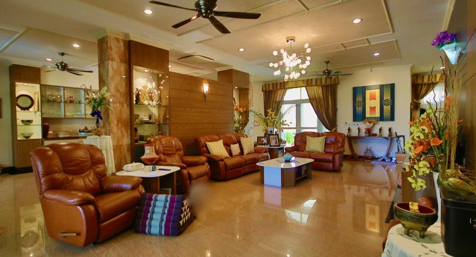 For sale 3 bed house in Bang Lamung, Chonburi