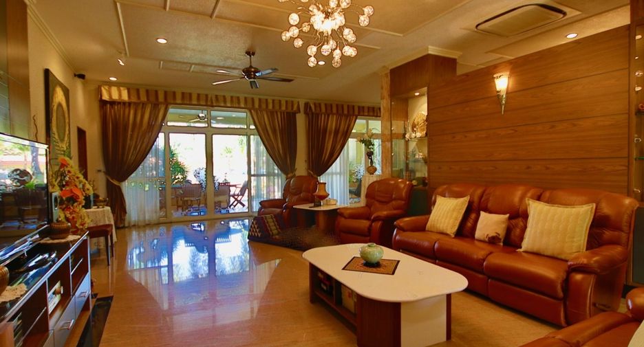 For sale 3 bed house in Bang Lamung, Chonburi