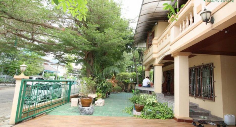 For sale 3 bedrooms house in Mueang Pathum Thani, Pathum Thani