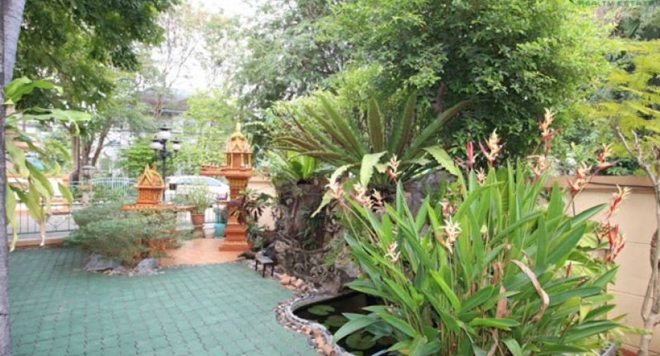 For sale 3 bedrooms house in Mueang Pathum Thani, Pathum Thani