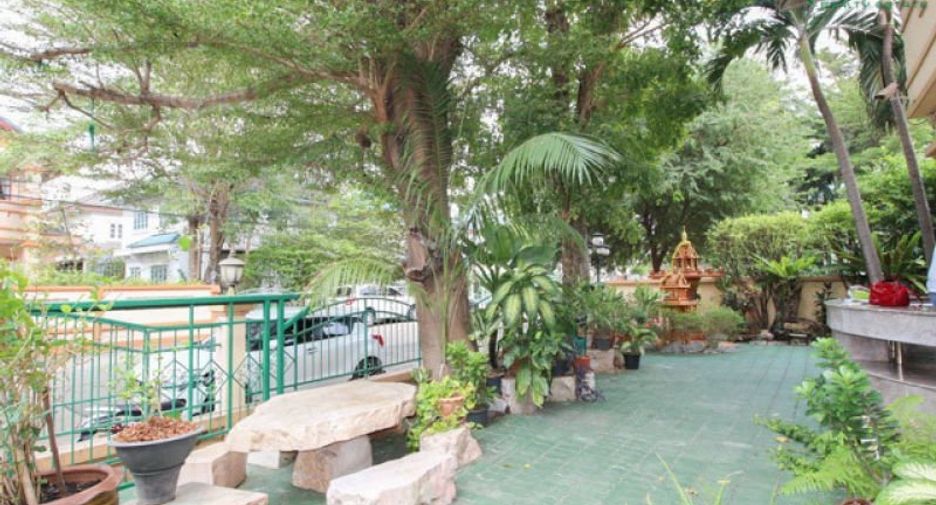 For sale 3 bedrooms house in Mueang Pathum Thani, Pathum Thani
