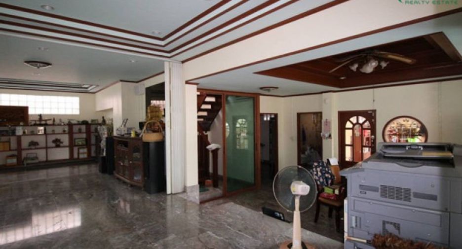For sale 3 bedrooms house in Mueang Pathum Thani, Pathum Thani