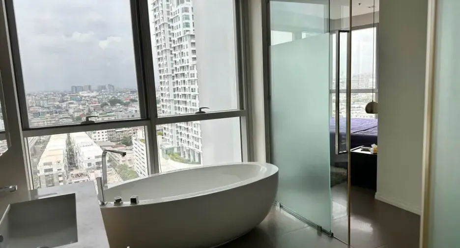 For sale 3 bedrooms condo in Sathon, Bangkok