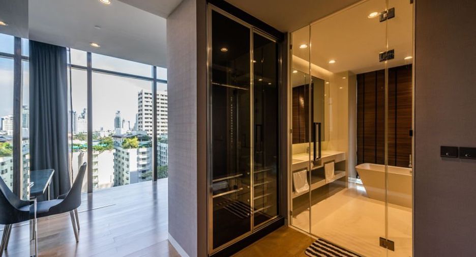 For rent 2 bedrooms condo in Khlong Toei, Bangkok