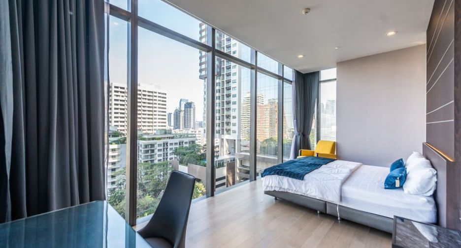For rent 2 bedrooms condo in Khlong Toei, Bangkok