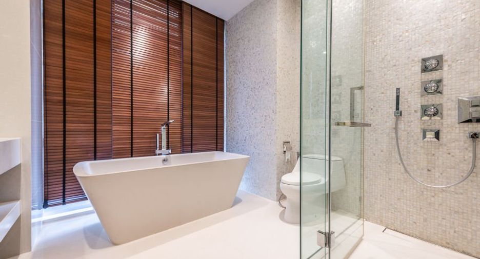 For rent 2 bedrooms condo in Khlong Toei, Bangkok