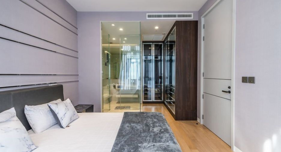 For rent 2 bedrooms condo in Khlong Toei, Bangkok