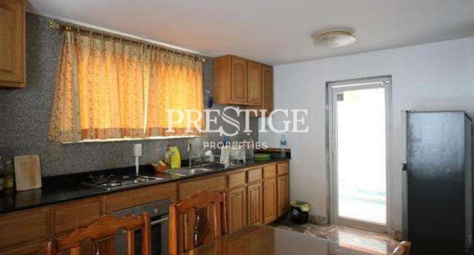 For rent and for sale 2 bed house in Bang Lamung, Chonburi