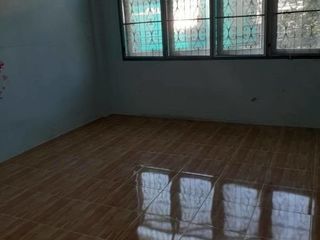 For rent and for sale 3 bedrooms retail Space in Bang Kho Laem, Bangkok