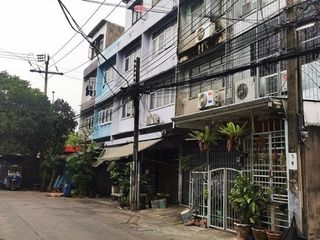 For rent and for sale 3 bedrooms retail Space in Bang Kho Laem, Bangkok