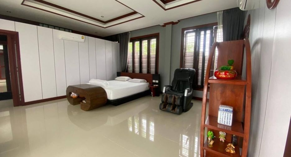 For sale 3 bed villa in Mueang Phuket, Phuket