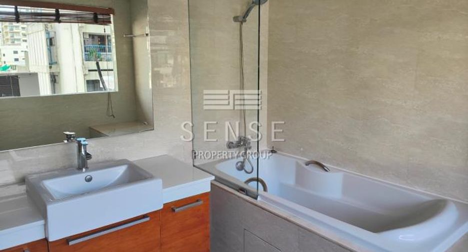For rent 4 bedrooms condo in Khlong Toei, Bangkok