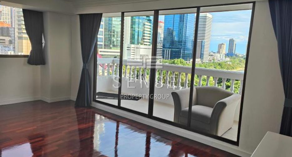 For rent 4 bedrooms condo in Khlong Toei, Bangkok