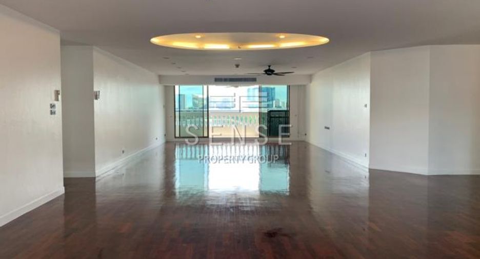 For rent 4 bedrooms condo in Khlong Toei, Bangkok