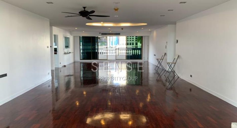 For rent 4 bedrooms condo in Khlong Toei, Bangkok
