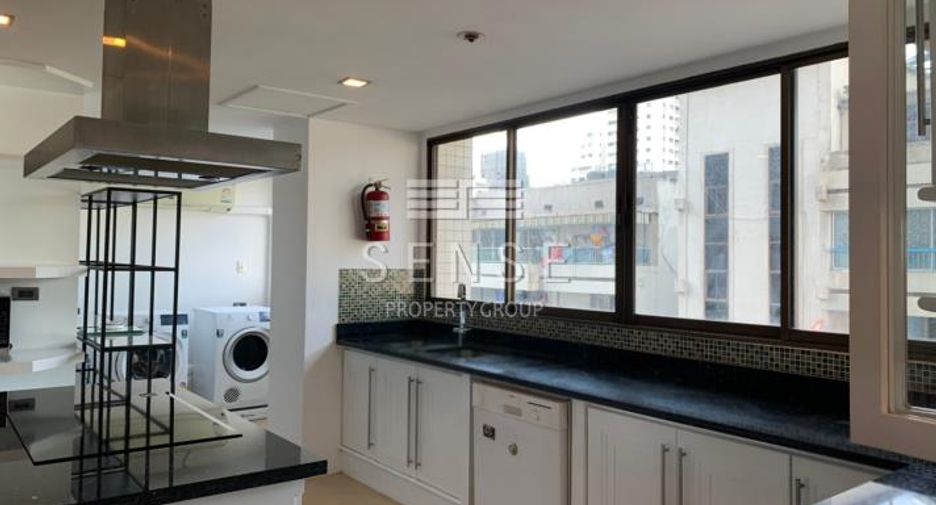 For rent 4 bedrooms condo in Khlong Toei, Bangkok