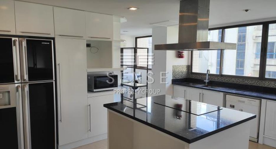 For rent 4 bedrooms condo in Khlong Toei, Bangkok