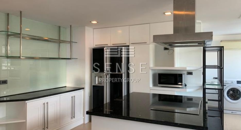 For rent 4 bedrooms condo in Khlong Toei, Bangkok
