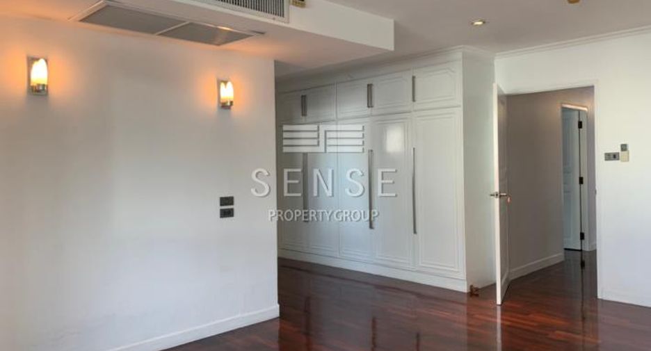 For rent 4 bedrooms condo in Khlong Toei, Bangkok