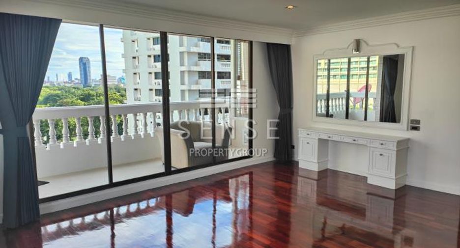 For rent 4 bedrooms condo in Khlong Toei, Bangkok