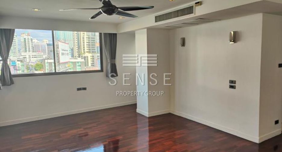 For rent 4 bedrooms condo in Khlong Toei, Bangkok