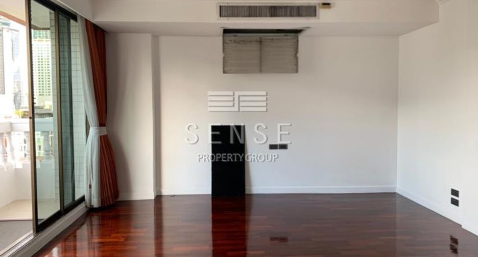 For rent 4 bedrooms condo in Khlong Toei, Bangkok