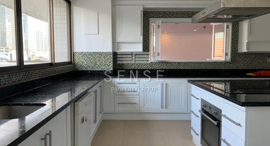 For rent 4 bedrooms condo in Khlong Toei, Bangkok