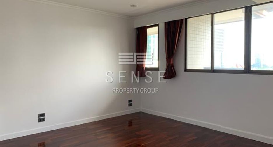 For rent 4 bedrooms condo in Khlong Toei, Bangkok