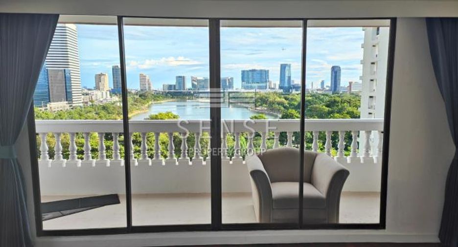 For rent 4 bedrooms condo in Khlong Toei, Bangkok