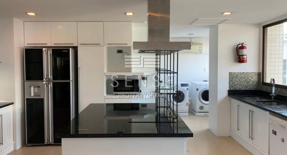 For rent 4 bedrooms condo in Khlong Toei, Bangkok