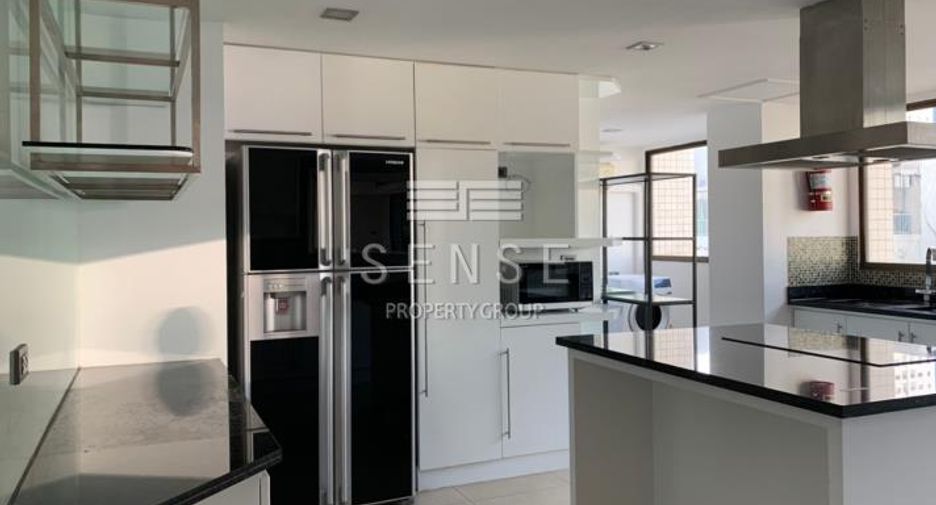For rent 4 bedrooms condo in Khlong Toei, Bangkok