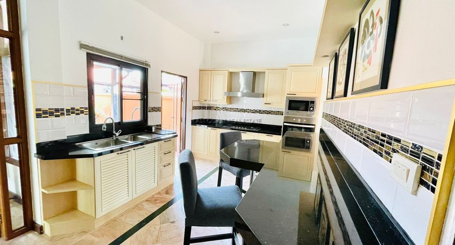 For rent 3 bedrooms house in East Pattaya, Pattaya