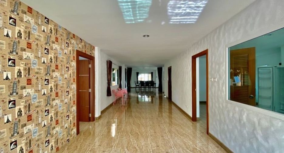 For rent 5 bedrooms house in Bang Lamung, Chonburi