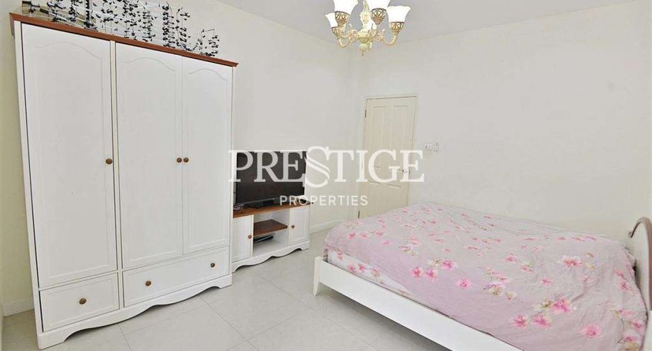 For sale 3 bedrooms house in East Pattaya, Pattaya