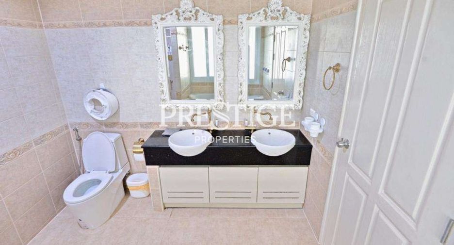 For sale 3 bedrooms house in East Pattaya, Pattaya