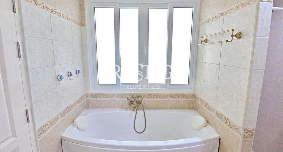 For sale 3 bedrooms house in East Pattaya, Pattaya