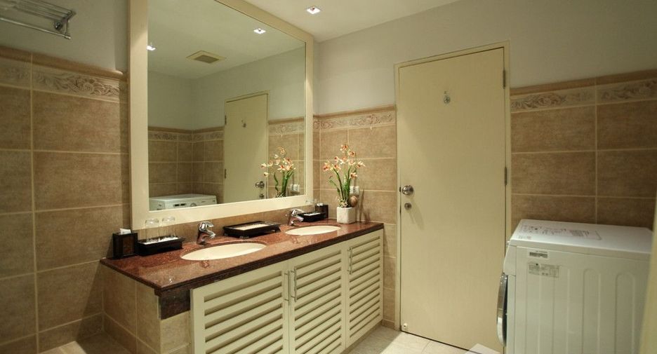 For rent 2 Beds condo in Watthana, Bangkok