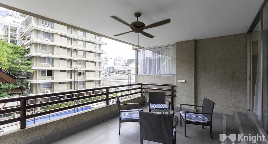 For rent 4 bedrooms condo in Khlong Toei, Bangkok