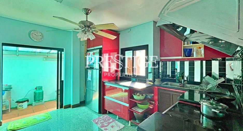 À vendre 4 chambres maison à Sattahip, Chonburi