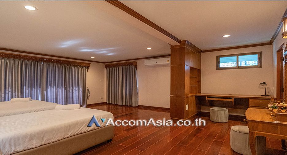 For rent 3 bed house in Sathon, Bangkok
