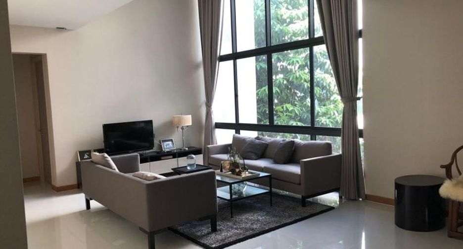For sale そして for rent 5 Beds house in Huai Khwang, Bangkok