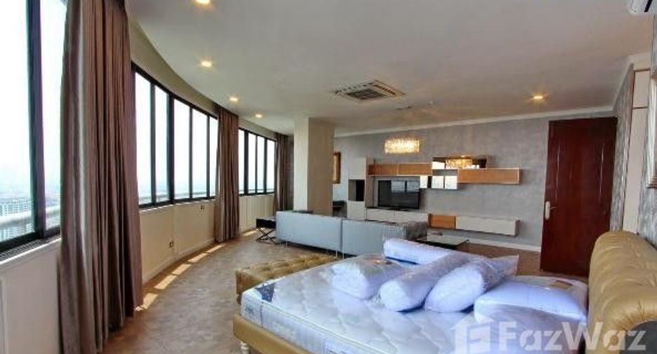 For rent 5 bed condo in Dusit, Bangkok