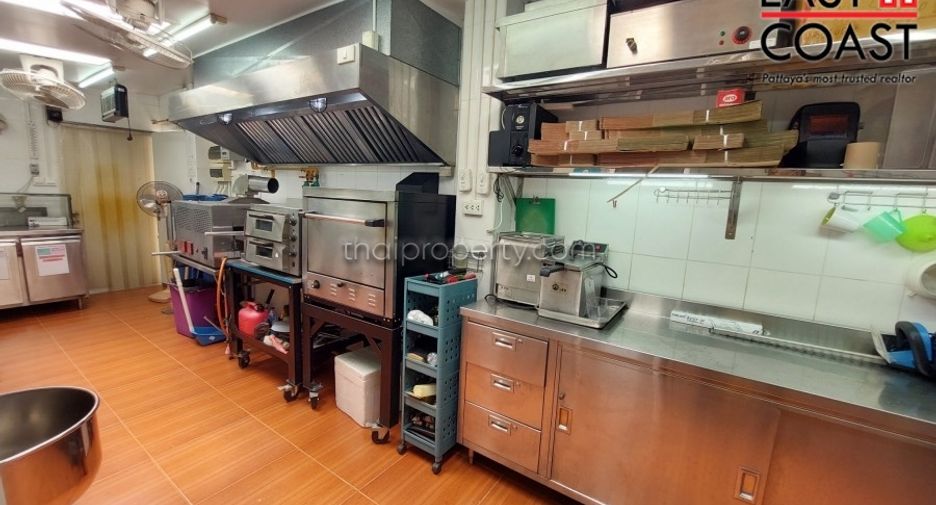 Local comercial en venta de 5 habitaciones en Bang Lamung, Chonburi