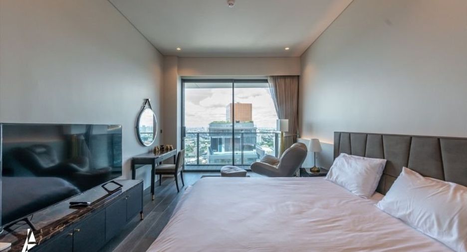 For rent 3 bedrooms condo in Watthana, Bangkok