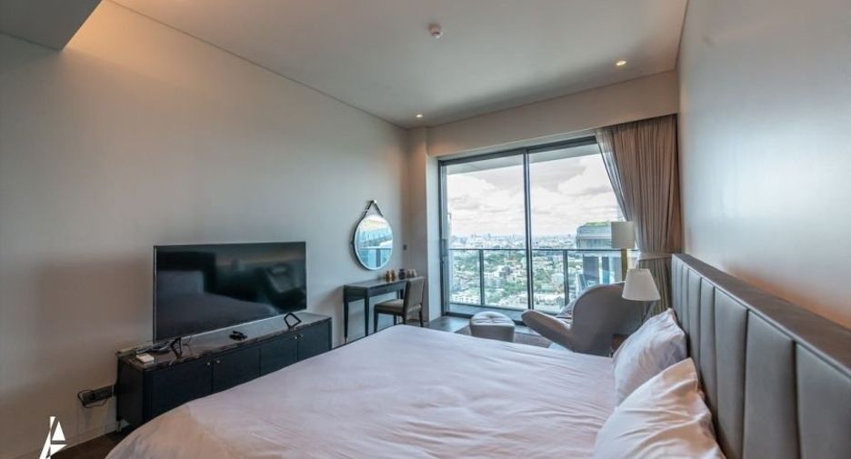 For rent 3 bedrooms condo in Watthana, Bangkok