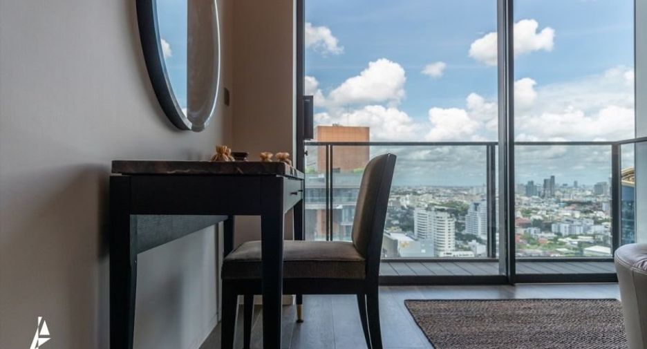 For rent 3 bedrooms condo in Watthana, Bangkok